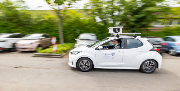 Digitale Parkraumkontrolle Bundesweite Premiere: Digitale Parkraumkontrolle mit Scan-Fahrzeug Versuchsprojekt Digitale Parkkontrolle
