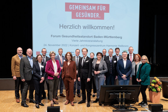 Gesundheit Vierte Jahresveranstaltung des Forums Gesundheitsstandort Gruppenbild anlässlich der vierten Jahresveranstaltung des Forums Gesundheitsstandort Baden-Württemberg in Heilbronn