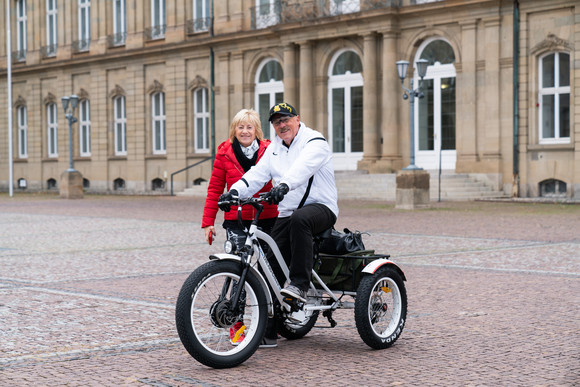 Elektromobilität Größte E-Lastenrad-Flotte 2018 in Stuttgart versammelt Größte E-Lastenrad-Flotte 2018 in Stuttgart versammelt. Bilderquelle: Ministerium für Verkehr BW, Daniel Mühlebach