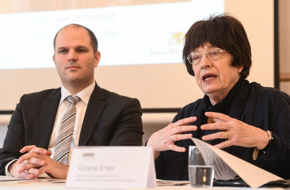 Heimattage Programm der Heimattage 2018 in Waldkirch vorgestellt Der Waldkircher Oberbürgermeister Roman Götzmann (l.) und Staatsrätin Gisela Erler (r.) (© Foto: Stadt Waldkirch)