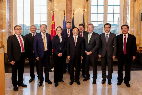 Partnerschaft Land stärkt Zusammenarbeit mit chinesischer Provinz Jiangsu Gruppenbild (Foto: Staatsministerium Baden-Württemberg)